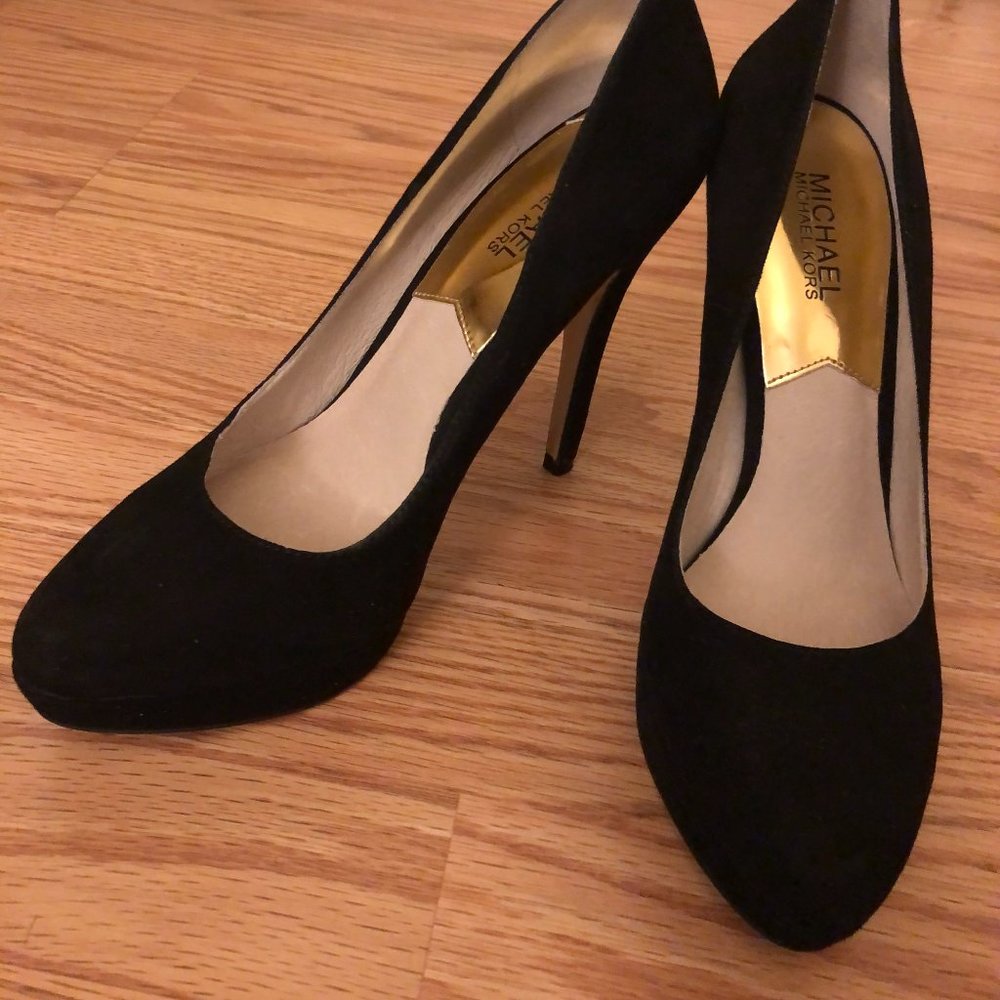Michael Kors York Pump (Suede Size 8.5)